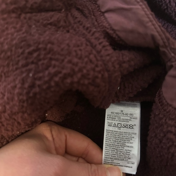 Gap - Burgundy Sherpa Quarter Zip Sweater - Picture 5 of 6